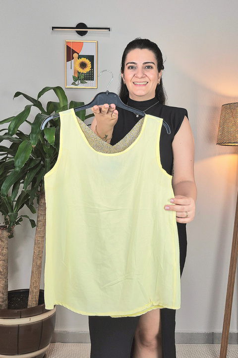 Sarı Taş Detaylı Bluz