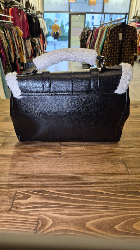 Siyah deri el çanta