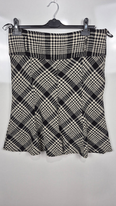 Pileli siyah beyaz ekose etek