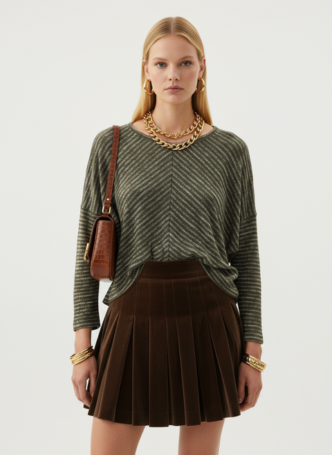 Çizgili yeşil v yaka kazak