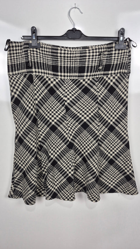 Pileli siyah beyaz ekose etek