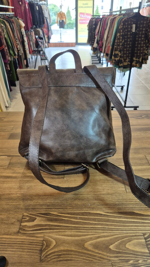 Kahverengi süet-deri sırt çanta