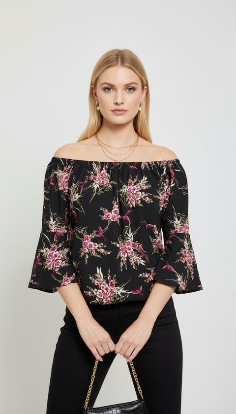 Yakası lastikli siyah üzerine pembe çiçek detaylı truvakar kol bluz