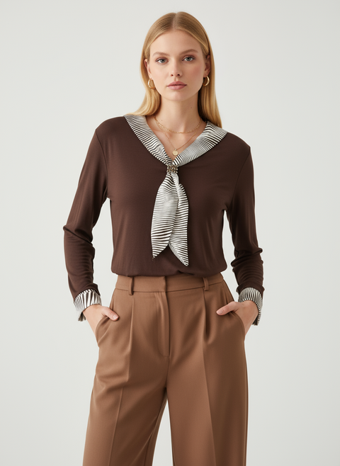 Kahverengi önü fular detaylı bluz