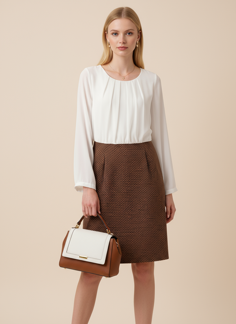 Üstü pileli altı desenli kahverengi elbise