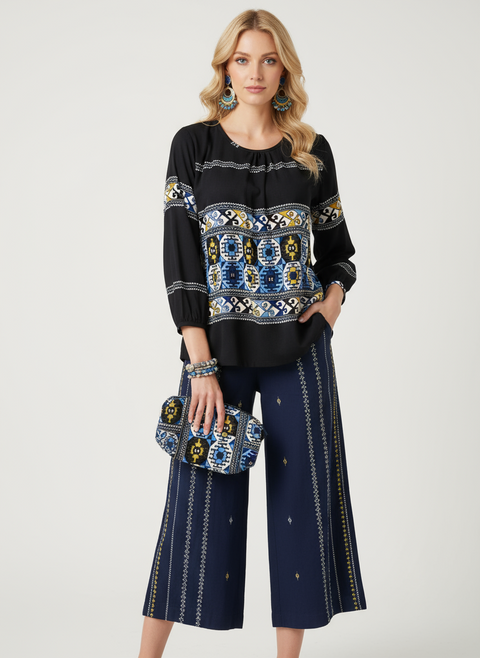 Desenli lacivert bluz