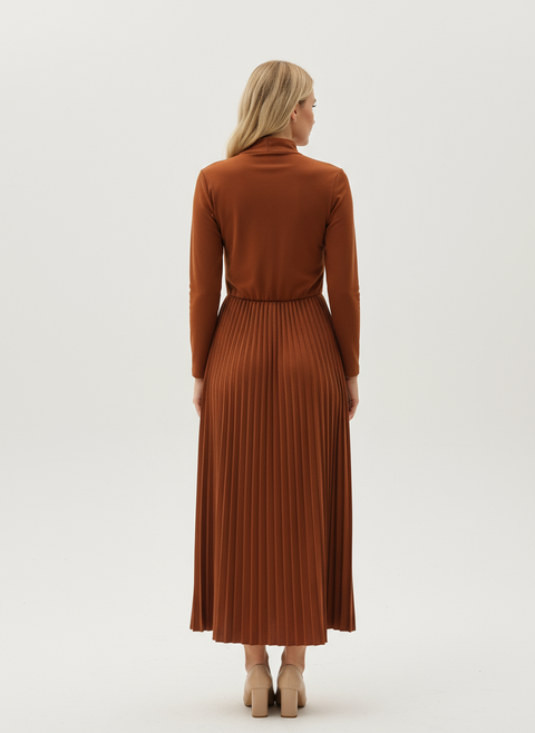 Önü bağlama detaylı kahverengi elbise