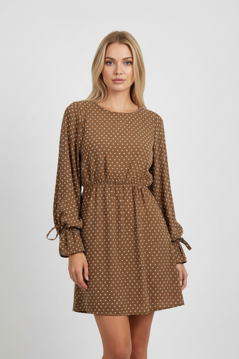 kabartma puantiye desenli kahve elbise