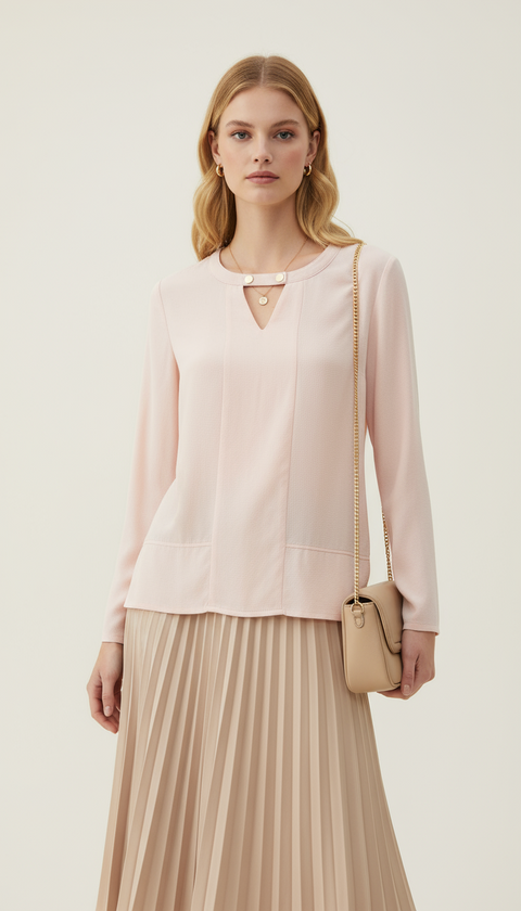 Yakası iki gold zımba detaylı uzun kol pudra bluz