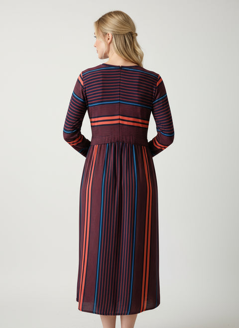 Çizgi detaylı mor elbise