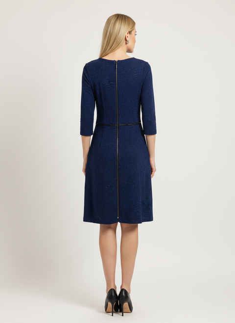 Mavi dantel detaylı elbise