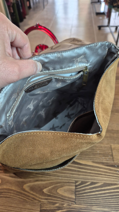 Camel süet-deri kapaklı sırt çanta