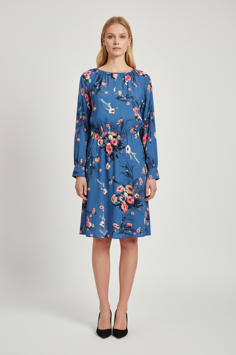 çiçekli mavi elbise