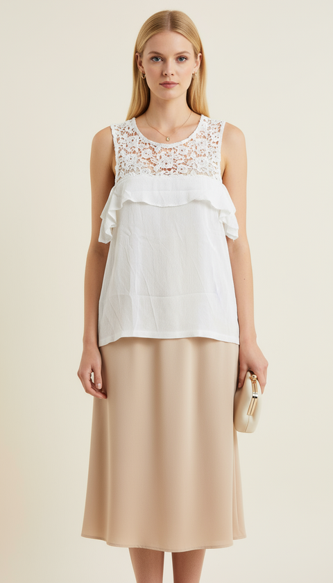 Göğüs kısmı dantel detaylı lastikli yarım kol krem buluz