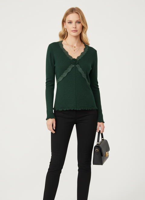 Gül detaylı yeşil kazak