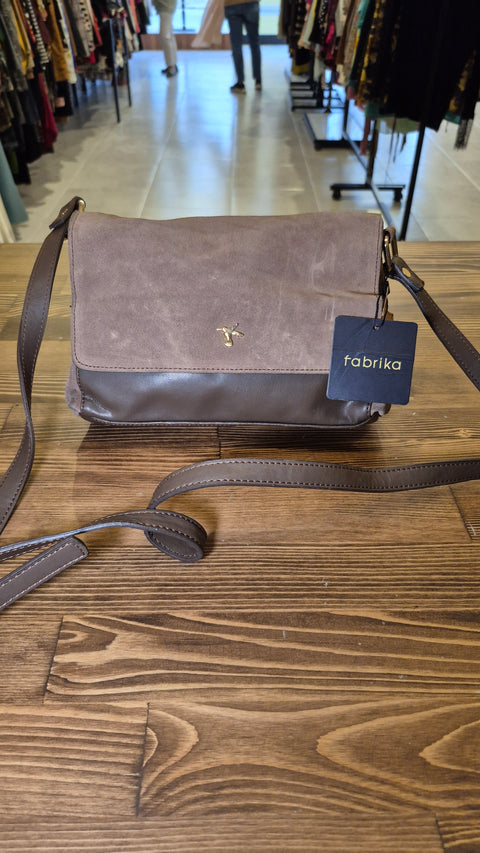 Vizon renk süet-deri çapraz çanta