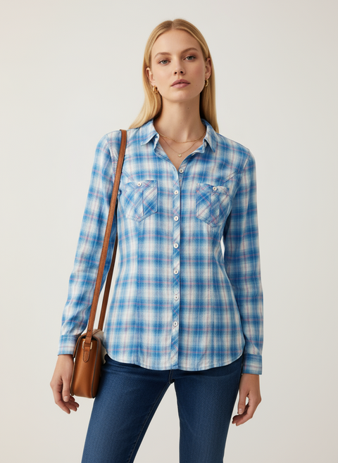 Mavi ekose detaylı iki cepli gömlek
