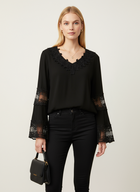 Kolları dantel detaylı siyah bluz