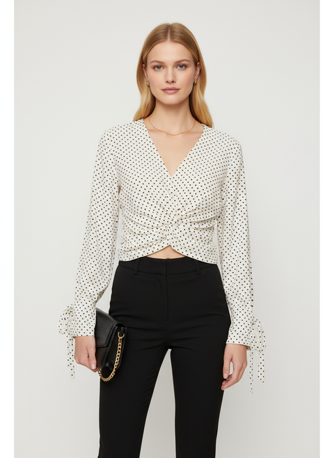 Beyaz siyah puantiyeli bluz