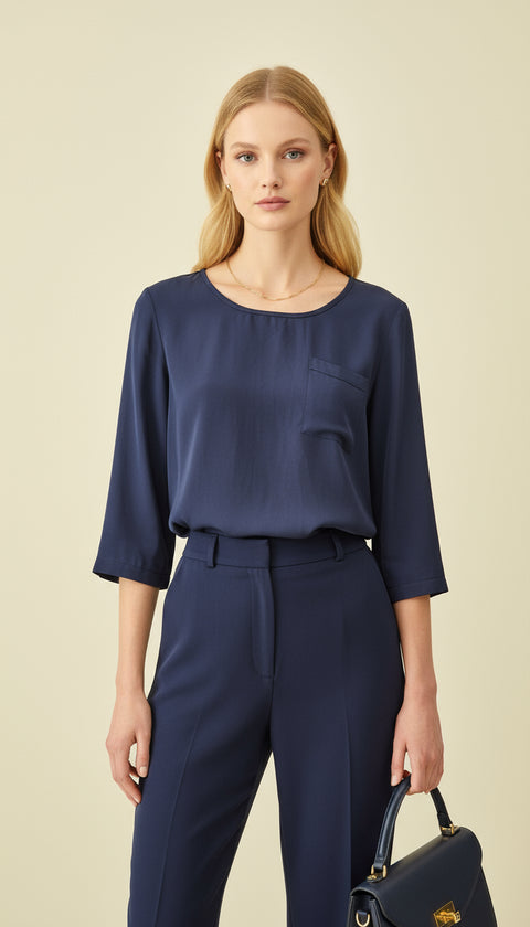 Önü cepli turvakar kol arkası düğmeli lacivert bluz