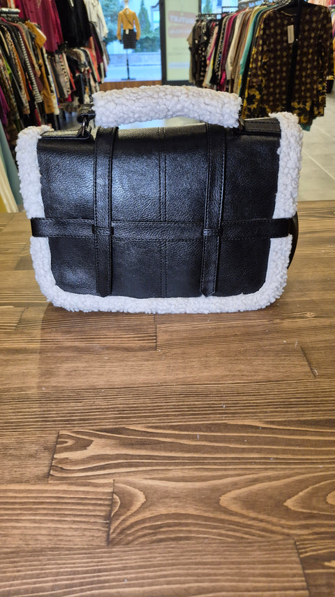 Siyah deri el çanta