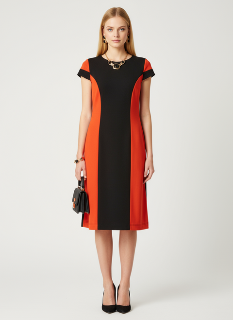 Yanları kırmızı desenli elbise