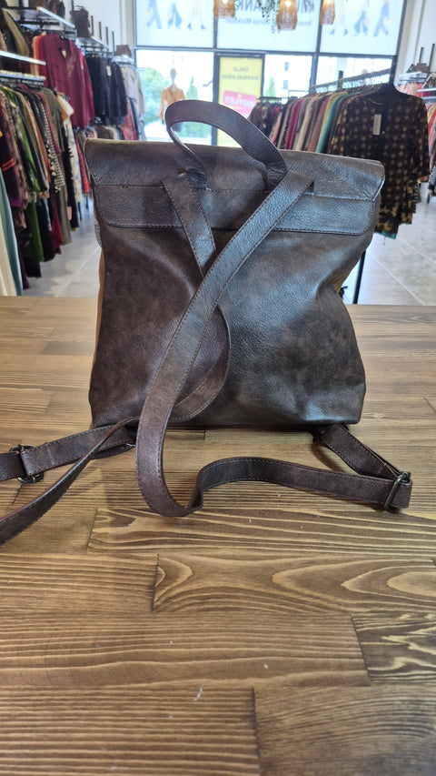 Camel süet-deri kapaklı sırt çanta