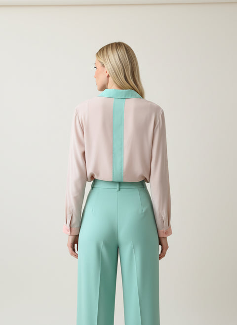 Pudra ve yeşil renk detaylı gömlek