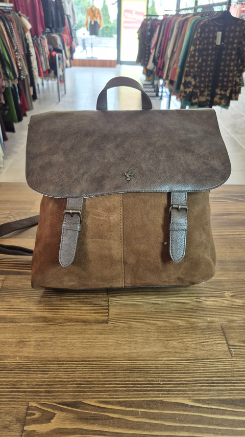 Taba süet-deri kapaklı sırt çanta