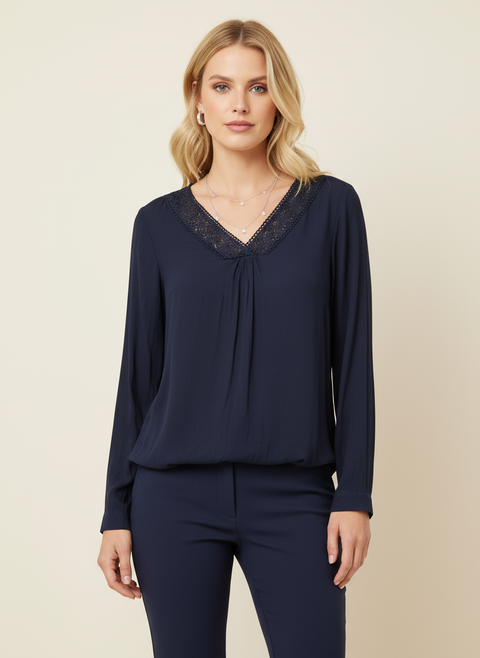Önü dantel detaylı lacivert bluz