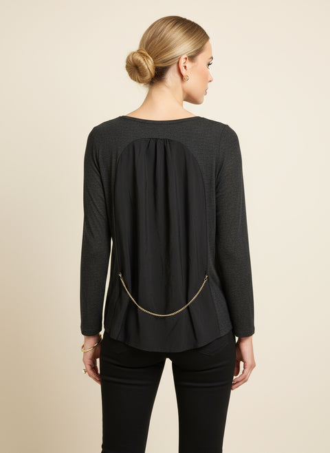 Önü cep detaylı arkası zincirli siyah bluz