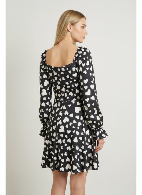 Kalp desenli fırfırlı elbise