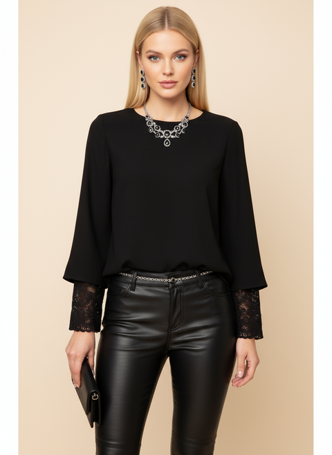Kolları dantel detaylı siyah bluz